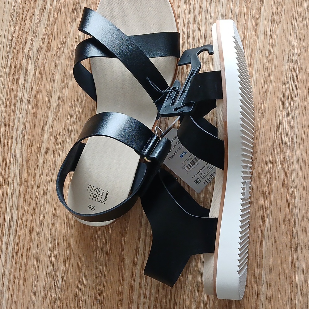 Time and Tru Women's 9.5 Comfort Sandal - Picture 7 of 10